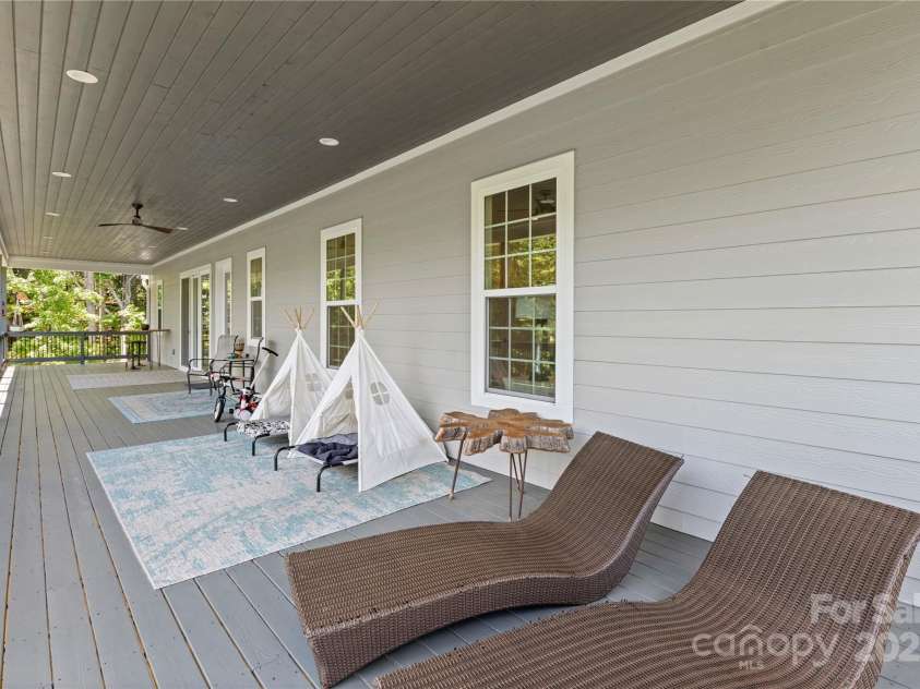 95 Windy Park Way, Candler, NC 28715.  MLS# CAR4285485, YatesRealty ID 33049. 