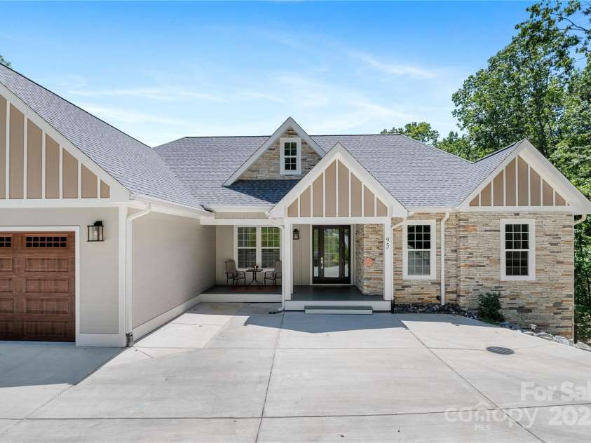 95 Windy Park Way, Candler, NC 28715.  MLS# CAR4285485, YatesRealty ID 33049. 
