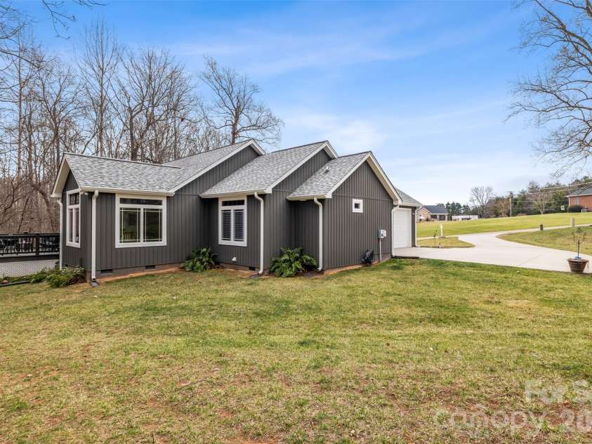 115 Oak Drive, Boonville, NC 27011.  MLS# CAR4341130, YatesRealty ID 3305. 