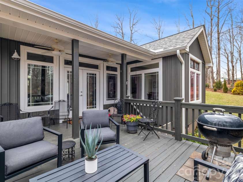 115 Oak Drive, Boonville, NC 27011.  MLS# CAR4341130, YatesRealty ID 3305. 