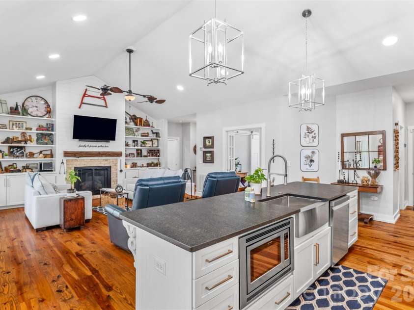 115 Oak Drive, Boonville, NC 27011.  MLS# CAR4341130, YatesRealty ID 3305. 