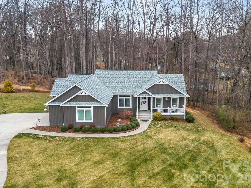 115 Oak Drive, Boonville, NC 27011.  MLS# CAR4341130, YatesRealty ID 3305. 