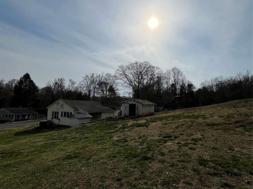 214 Jonesville Boulevard, Jonesville, NC 28642.  MLS# CAR4240774, YatesRealty ID 3305. 