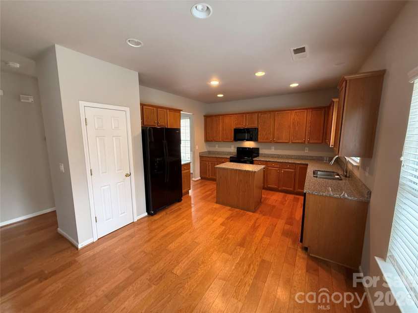 3338 Crutchfield Place, Charlotte, NC 28213.  MLS# CAR4355102, YatesRealty ID 3305. 