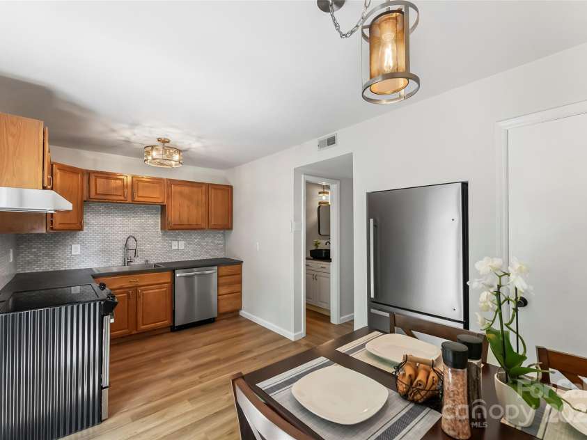 228 14th Avenue, Hickory, NC 28602.  MLS# CAR4288044, YatesRealty ID 33050. 