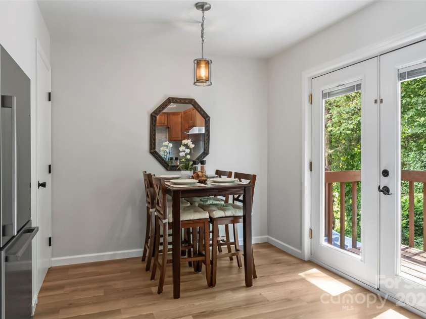 228 14th Avenue, Hickory, NC 28602.  MLS# CAR4288044, YatesRealty ID 33050. 