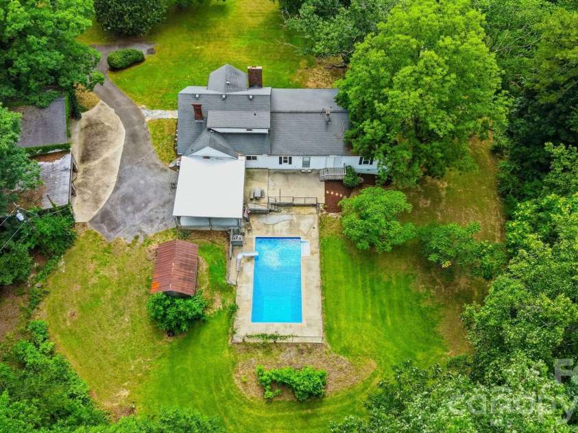 255 Wildwood Road, Lenoir, NC 28645.  MLS# CAR4395168, YatesRealty ID 33050. 