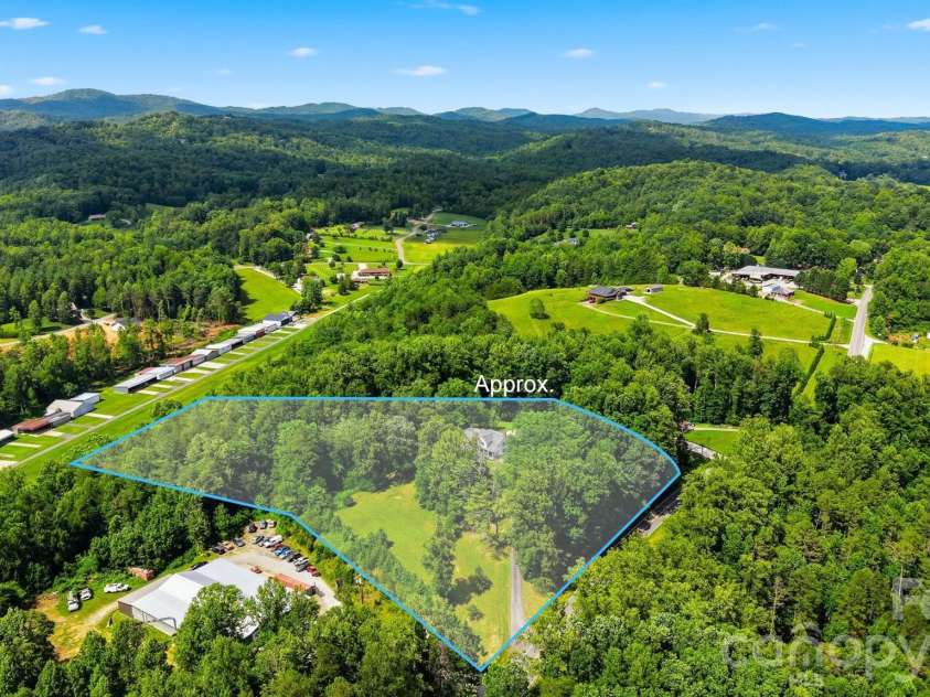 255 Wildwood Road, Lenoir, NC 28645.  MLS# CAR4395168, YatesRealty ID 33050. 