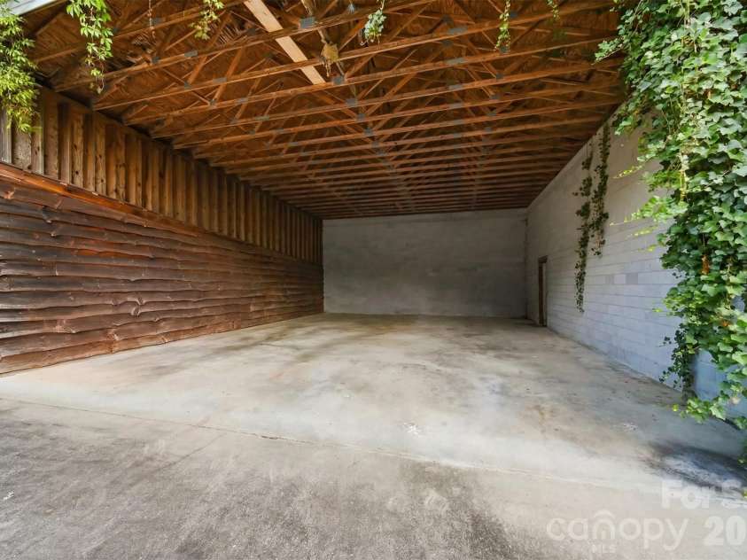 255 Wildwood Road, Lenoir, NC 28645.  MLS# CAR4395168, YatesRealty ID 33050. Garage