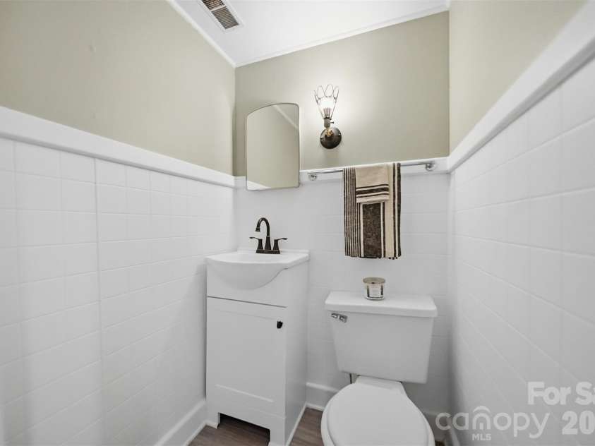 255 Wildwood Road, Lenoir, NC 28645.  MLS# CAR4395168, YatesRealty ID 33050. Half Bath