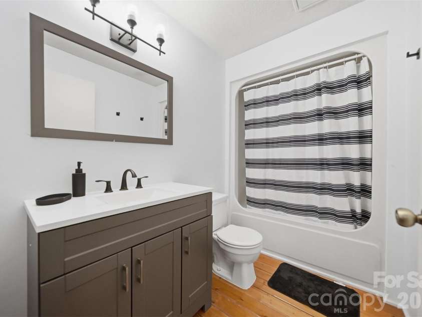 255 Wildwood Road, Lenoir, NC 28645.  MLS# CAR4395168, YatesRealty ID 33050. Primary Bath 2