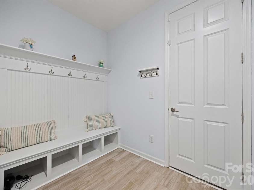 16203 Tulloch Road, Charlotte, NC 28278.  MLS# CAR4349815, YatesRealty ID 33051. 