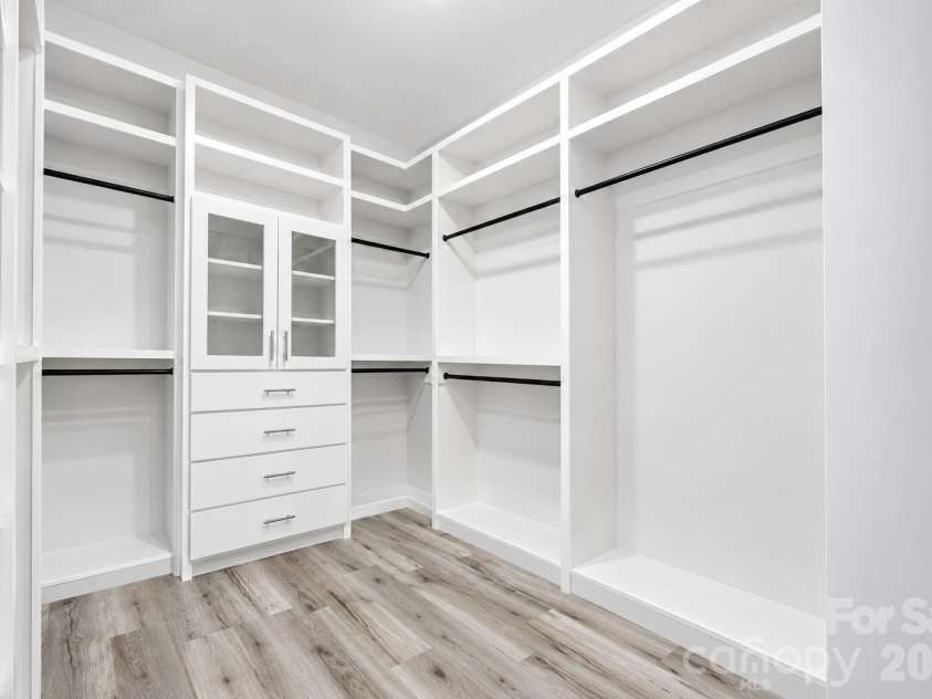 16203 Tulloch Road, Charlotte, NC 28278.  MLS# CAR4426076, YatesRealty ID 33051. 