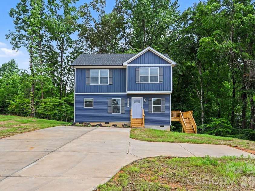 4218 Pine Street, Kannapolis, NC 28081.  MLS# CAR4392133, YatesRealty ID 33053. 