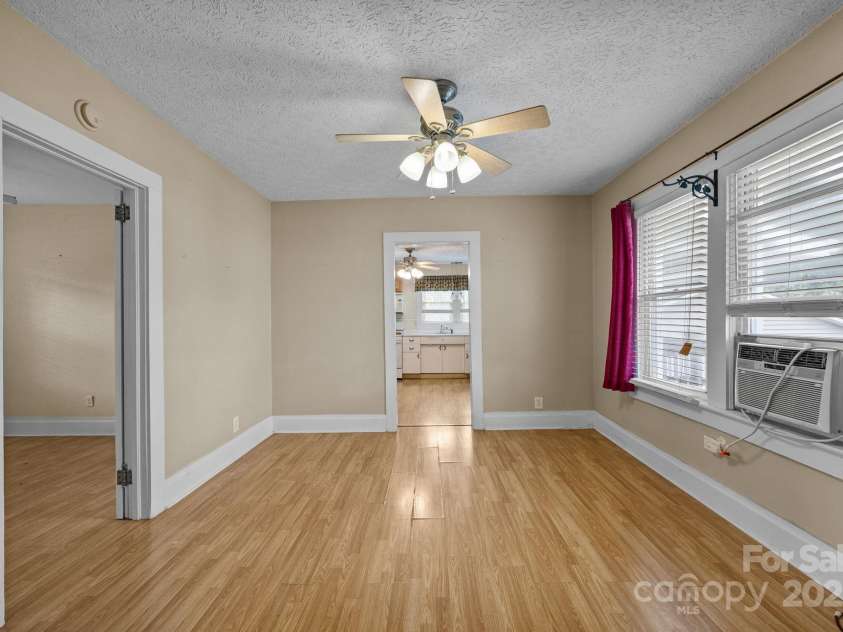821 Main Street, Canton, NC 28716.  MLS# CAR4291710, YatesRealty ID 33053. 
