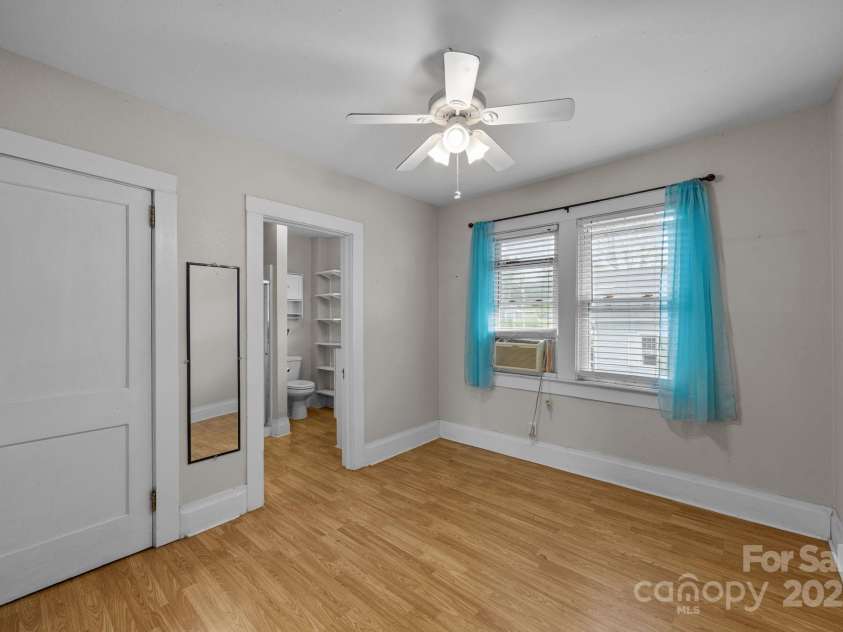 821 Main Street, Canton, NC 28716.  MLS# CAR4291710, YatesRealty ID 33053. 