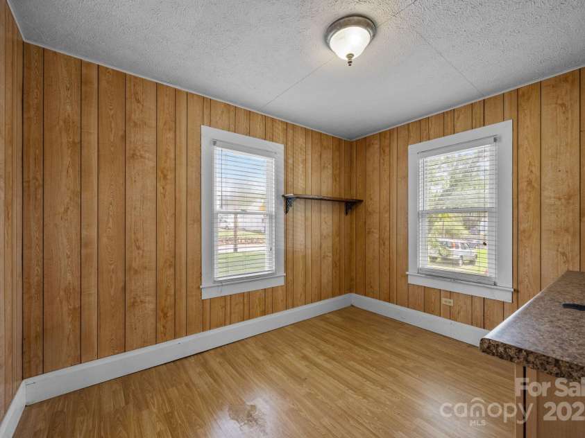 821 Main Street, Canton, NC 28716.  MLS# CAR4291710, YatesRealty ID 33053. 