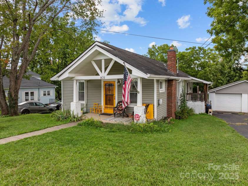 821 Main Street, Canton, NC 28716.  MLS# CAR4291710, YatesRealty ID 33053. 