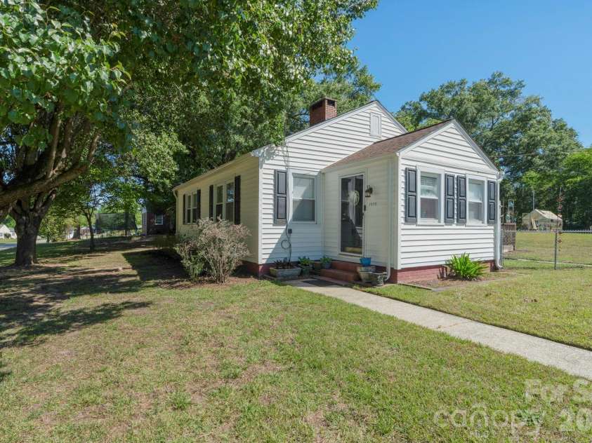 1599 Hillcrest Avenue, Lancaster, SC 29720.  MLS# CAR4378350, YatesRealty ID 33055. 1599 Hillcrest