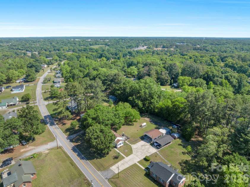 1599 Hillcrest Avenue, Lancaster, SC 29720.  MLS# CAR4378350, YatesRealty ID 33055. 1599 Hillcrest