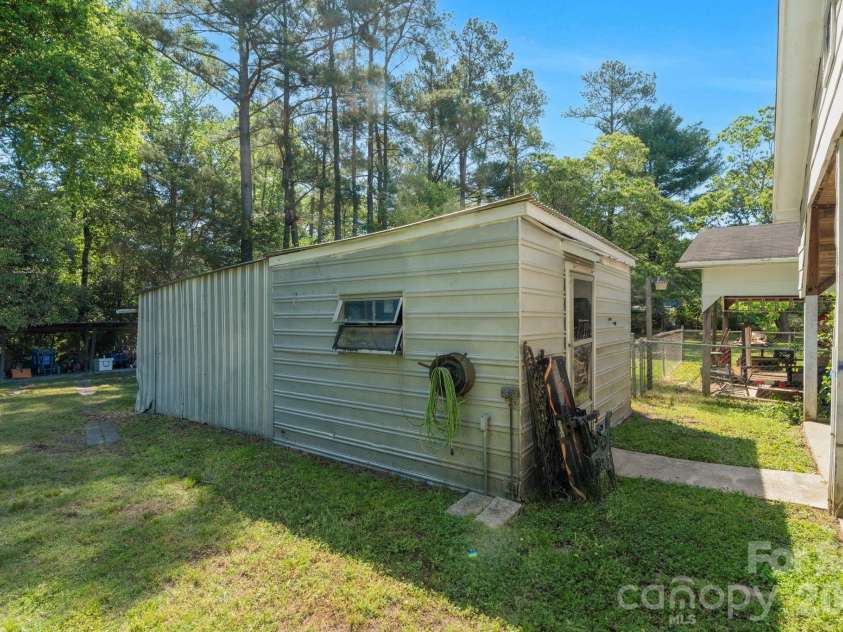 1599 Hillcrest Avenue, Lancaster, SC 29720.  MLS# CAR4378350, YatesRealty ID 33055. 1599 Hillcrest