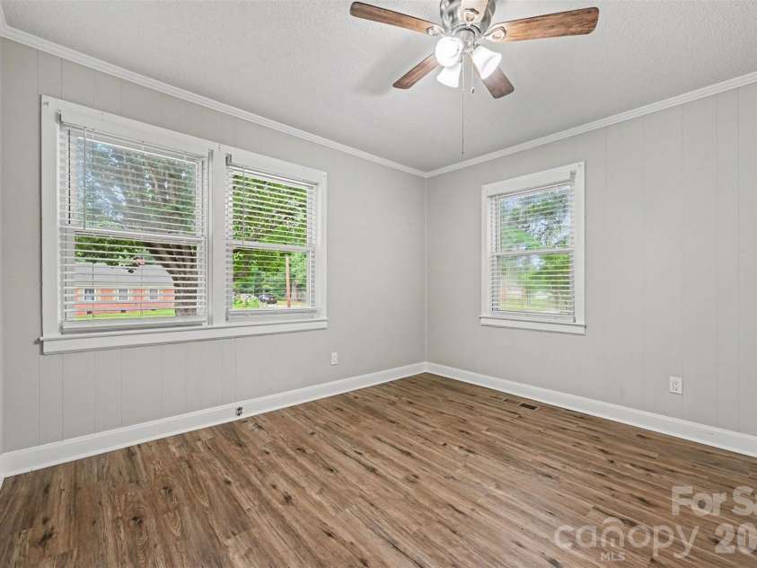 1599 Hillcrest Avenue, Lancaster, SC 29720.  MLS# CAR4378350, YatesRealty ID 33055. 1599 Hillcrest