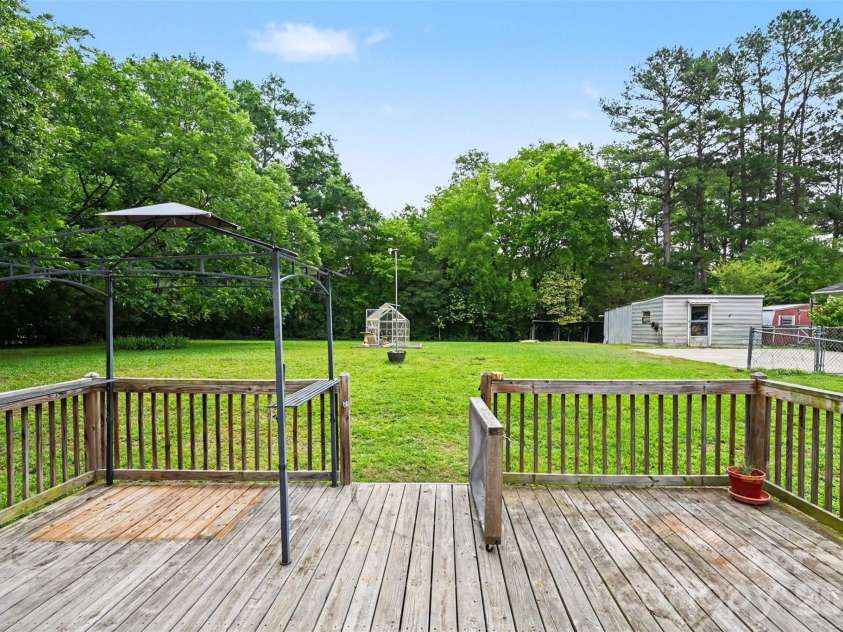 1599 Hillcrest Avenue, Lancaster, SC 29720.  MLS# CAR4378350, YatesRealty ID 33055. 1599 Hillcrest