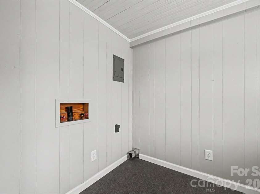 1599 Hillcrest Avenue, Lancaster, SC 29720.  MLS# CAR4378350, YatesRealty ID 33055. 1599 Hillcrest
