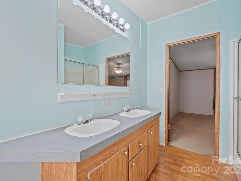 3903 Benny Shrum Lane, Maiden, NC 28650.  MLS# CAR4292063, YatesRealty ID 33055. 