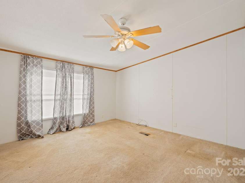 3903 Benny Shrum Lane, Maiden, NC 28650.  MLS# CAR4292063, YatesRealty ID 33055. 