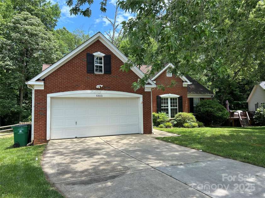 5103 Timbertop Lane, Charlotte, NC 28215.  MLS# CAR4260288, YatesRealty ID 33057. 