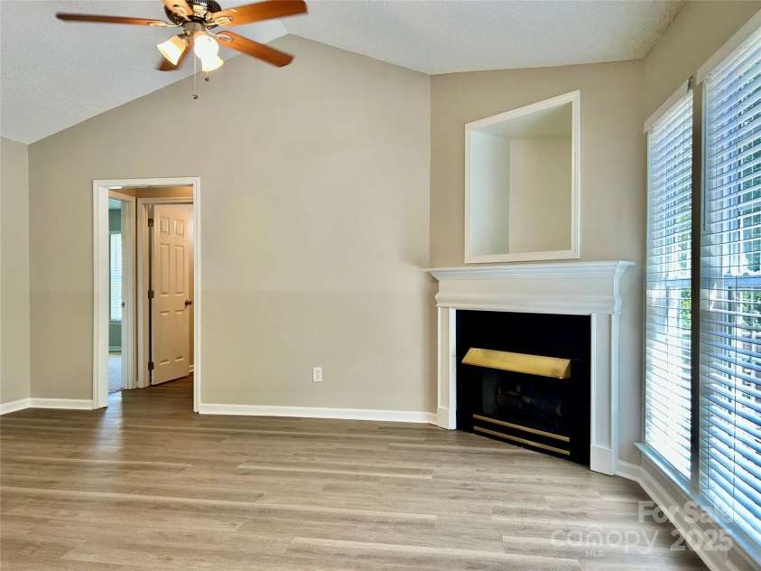 5103 Timbertop Lane, Charlotte, NC 28215.  MLS# CAR4260288, YatesRealty ID 33057. 