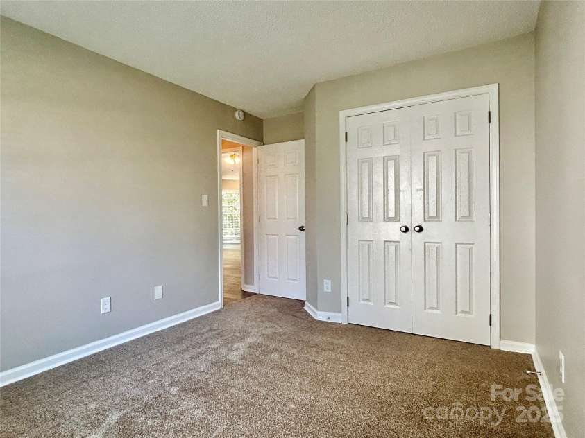 5103 Timbertop Lane, Charlotte, NC 28215.  MLS# CAR4260288, YatesRealty ID 33057. 