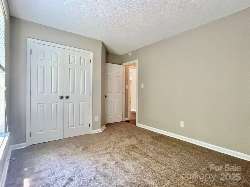 5103 Timbertop Lane, Charlotte, NC 28215.  MLS# CAR4260288, YatesRealty ID 33057. 