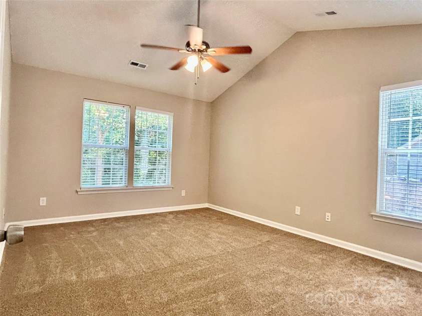 5103 Timbertop Lane, Charlotte, NC 28215.  MLS# CAR4260288, YatesRealty ID 33057. 