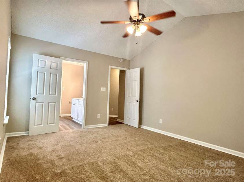 5103 Timbertop Lane, Charlotte, NC 28215.  MLS# CAR4260288, YatesRealty ID 33057. 