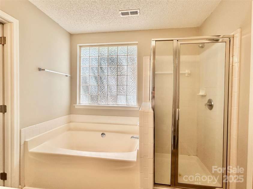 5103 Timbertop Lane, Charlotte, NC 28215.  MLS# CAR4260288, YatesRealty ID 33057. 