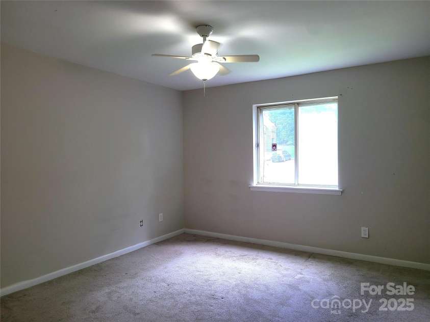 9101 Troon Lane, Charlotte, NC 28214.  MLS# CAR4292059, YatesRealty ID 33058. 