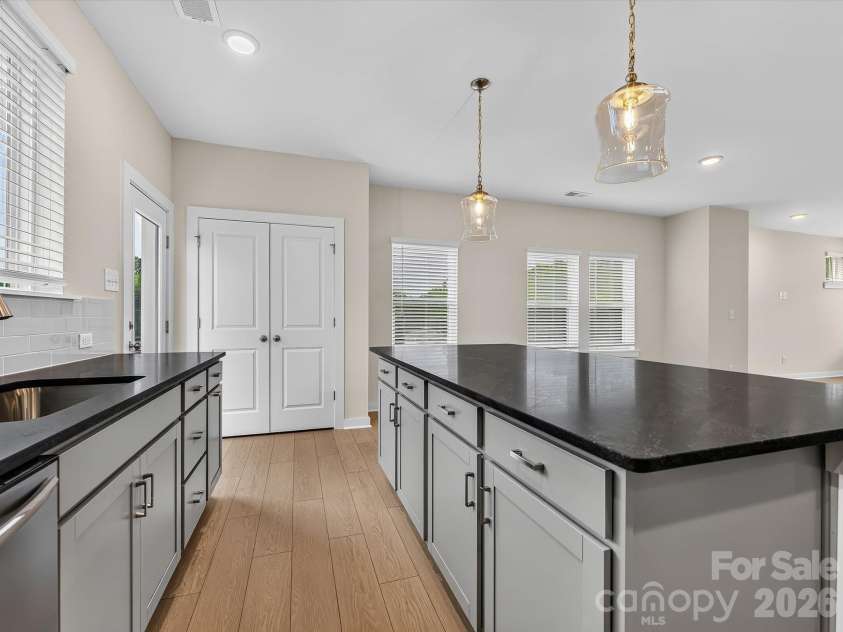 1144 Bismuth Lane, Charlotte, NC 28211.  MLS# CAR4355308, YatesRealty ID 3306. 