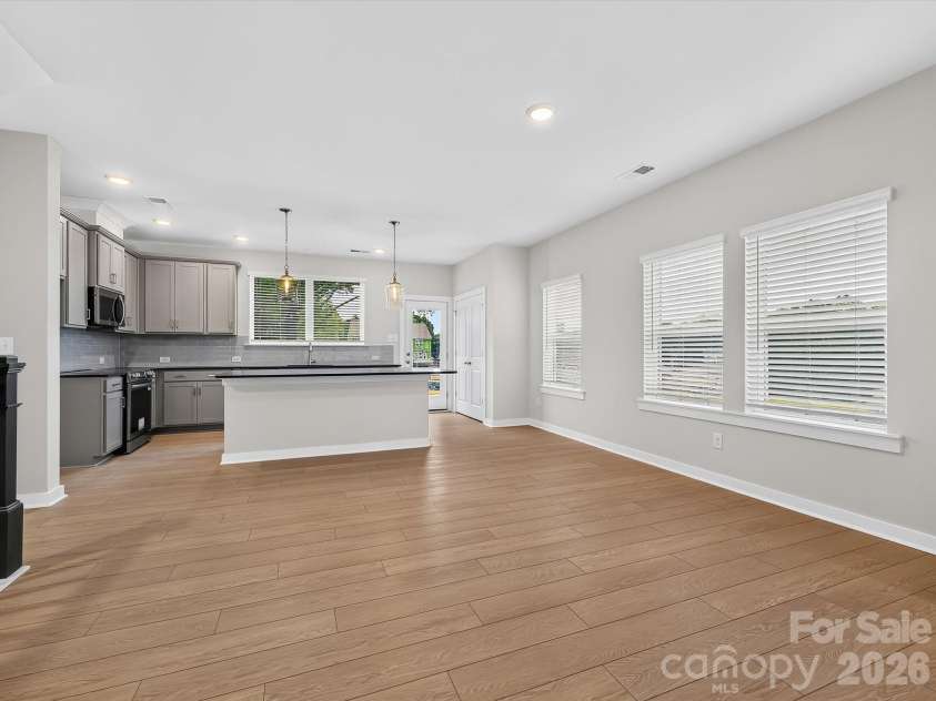 1144 Bismuth Lane, Charlotte, NC 28211.  MLS# CAR4355308, YatesRealty ID 3306. 