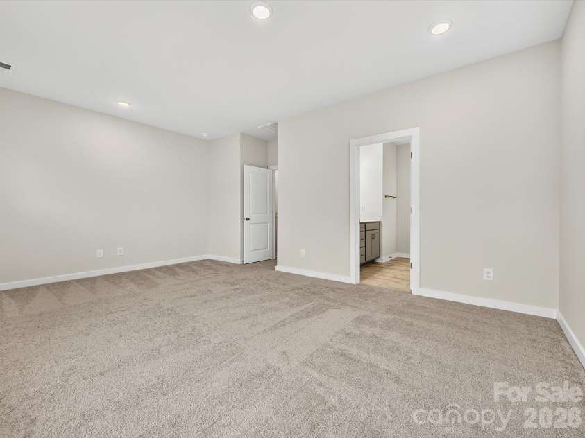 1144 Bismuth Lane, Charlotte, NC 28211.  MLS# CAR4355308, YatesRealty ID 3306. 