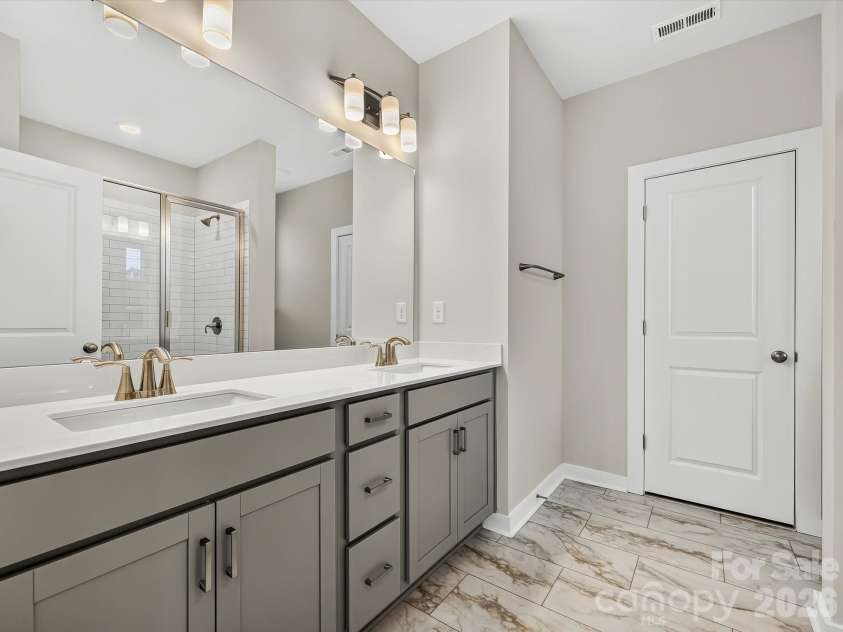 1144 Bismuth Lane, Charlotte, NC 28211.  MLS# CAR4355308, YatesRealty ID 3306. 