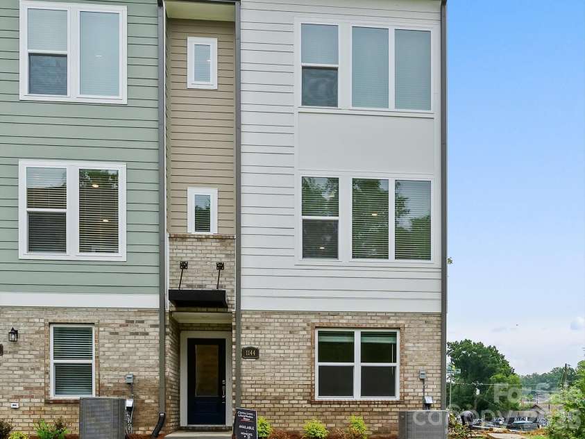 1144 Bismuth Lane, Charlotte, NC 28211.  MLS# CAR4355308, YatesRealty ID 3306. 