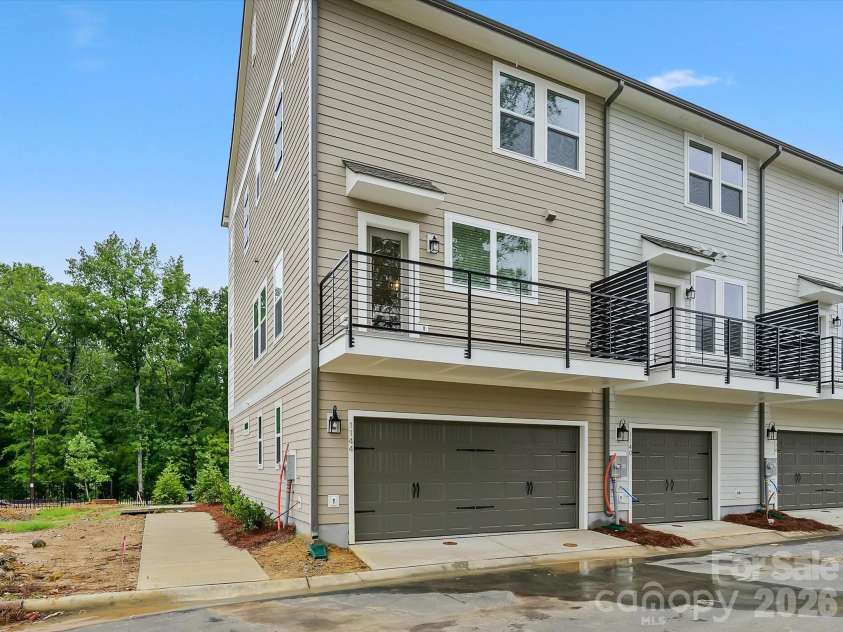 1144 Bismuth Lane, Charlotte, NC 28211.  MLS# CAR4355308, YatesRealty ID 3306. 