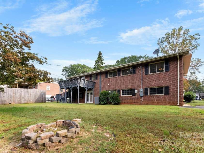 3327 Deerwood Drive, Gastonia, NC 28054.  MLS# CAR4189136, YatesRealty ID 3306. 