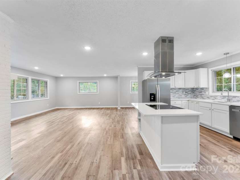 3327 Deerwood Drive, Gastonia, NC 28054.  MLS# CAR4189136, YatesRealty ID 3306. 