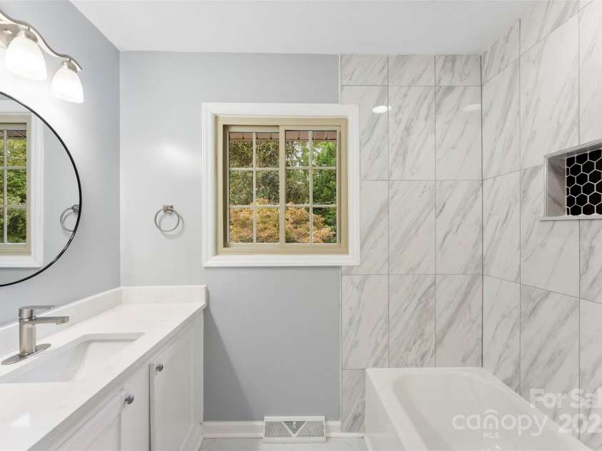 3327 Deerwood Drive, Gastonia, NC 28054.  MLS# CAR4189136, YatesRealty ID 3306. 