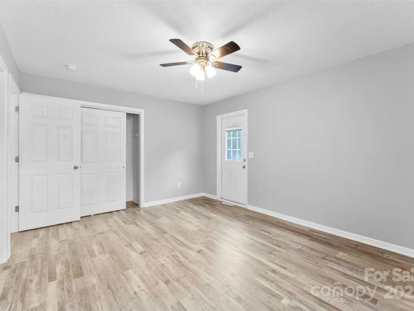 3327 Deerwood Drive, Gastonia, NC 28054.  MLS# CAR4189136, YatesRealty ID 3306. 