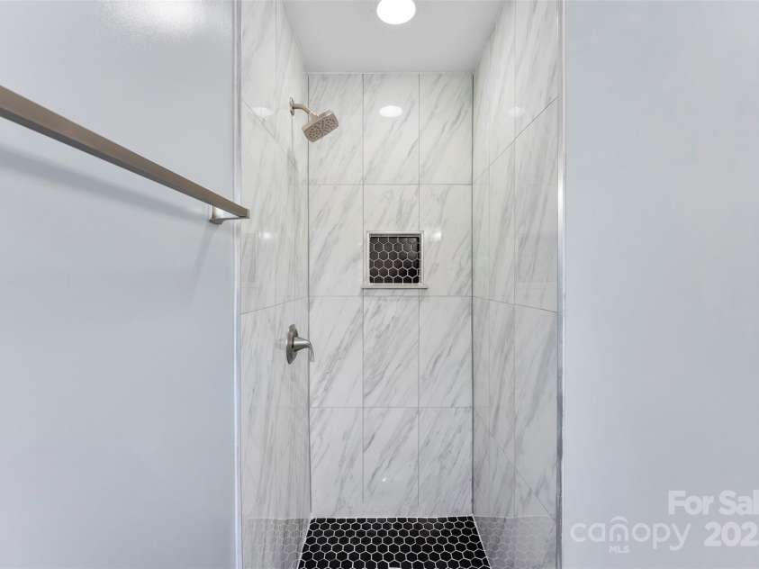 3327 Deerwood Drive, Gastonia, NC 28054.  MLS# CAR4189136, YatesRealty ID 3306. 