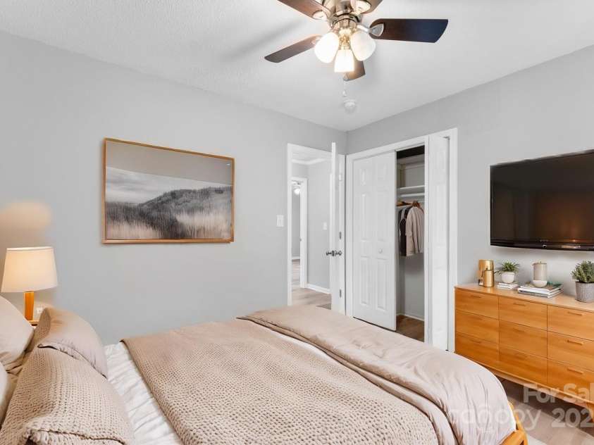 3327 Deerwood Drive, Gastonia, NC 28054.  MLS# CAR4189136, YatesRealty ID 3306. Bedroom